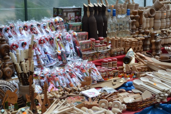 Кукери откриха Улица на занаятите 2016 в центъра на гр. Казанлък