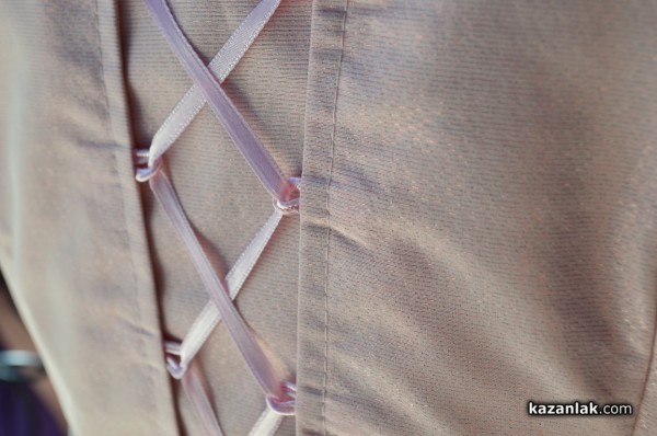 Представиха новите рокли на Царица Роза и подгласничкитe