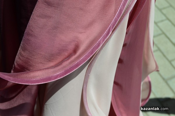 Представиха новите рокли на Царица Роза и подгласничкитe