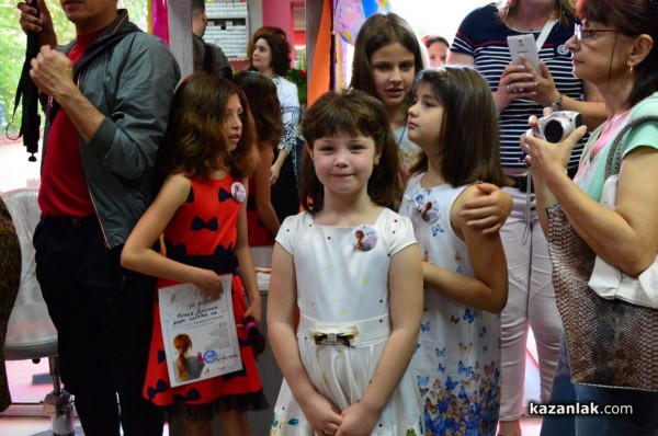 Деца от Казанлък получиха награди “Добро сърце“ от омбудсмана Мая Манолова