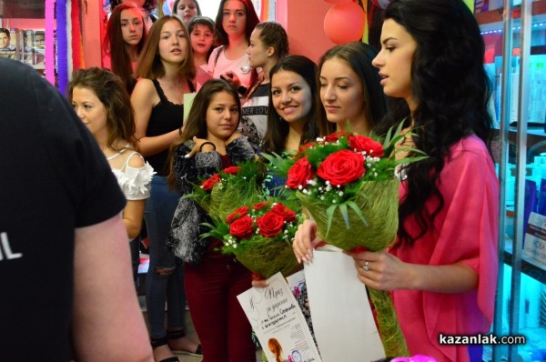 Деца от Казанлък получиха награди “Добро сърце“ от омбудсмана Мая Манолова