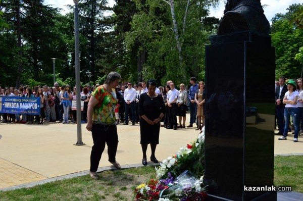 За първи път почетохме Деня на Ботев пред паметника на революционера в Розариума /видео/