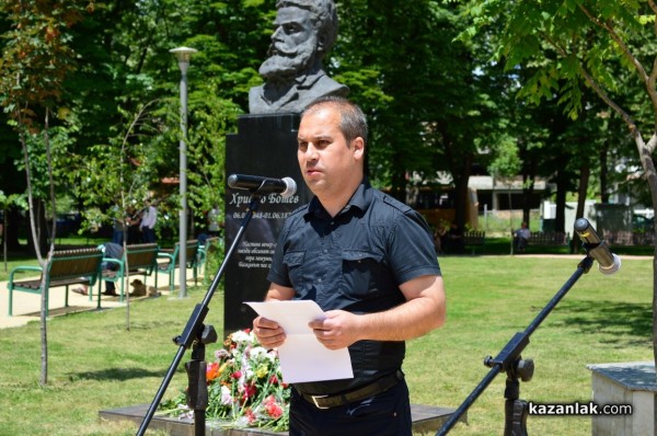 За първи път почетохме Деня на Ботев пред паметника на революционера в Розариума /видео/