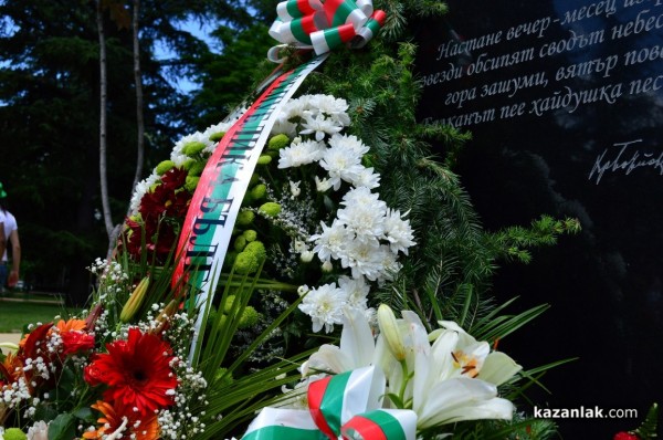 За първи път почетохме Деня на Ботев пред паметника на революционера в Розариума /видео/