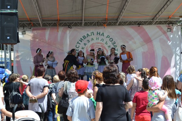 Омбудсманът и Кметът поздравиха казанлъшките деца за 1 юни