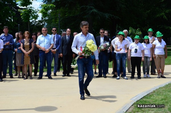 За първи път почетохме Деня на Ботев пред паметника на революционера в Розариума /видео/