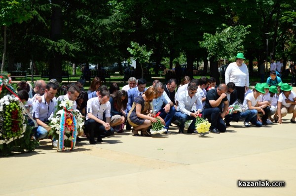 За първи път почетохме Деня на Ботев пред паметника на революционера в Розариума /видео/