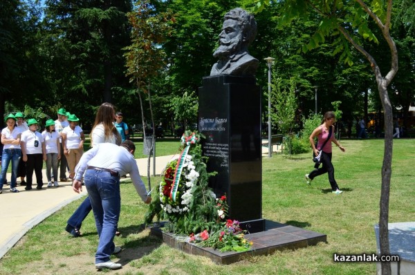 За първи път почетохме Деня на Ботев пред паметника на революционера в Розариума /видео/