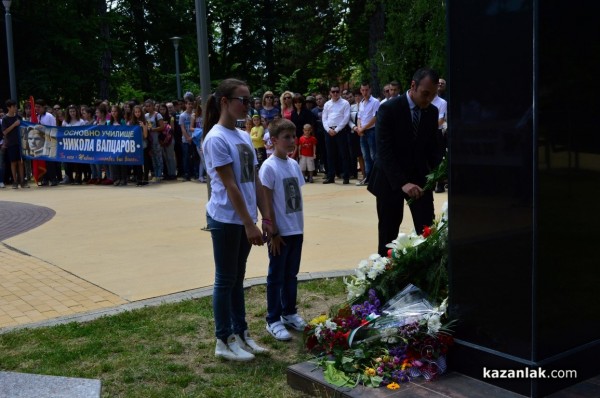 За първи път почетохме Деня на Ботев пред паметника на революционера в Розариума /видео/