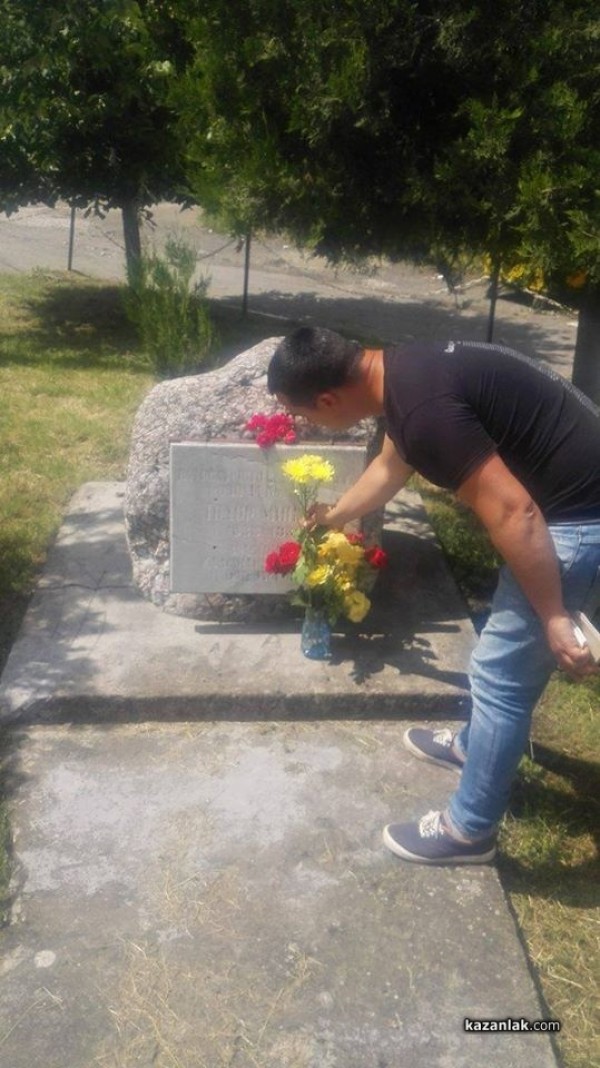 Патриоти почетоха Деня на Ботев и четата му в Долно Сахране и Павел баня