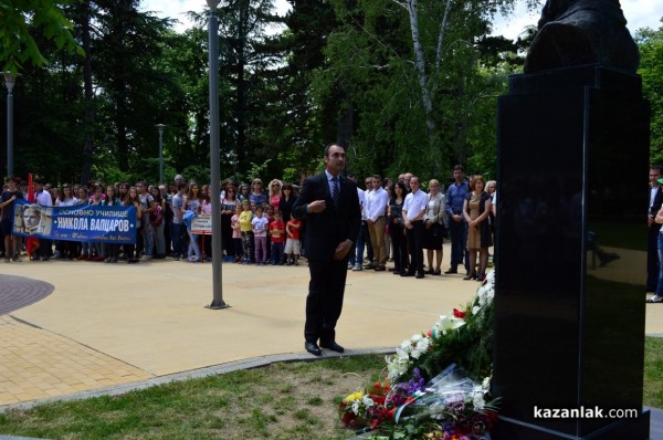 За първи път почетохме Деня на Ботев пред паметника на революционера в Розариума /видео/