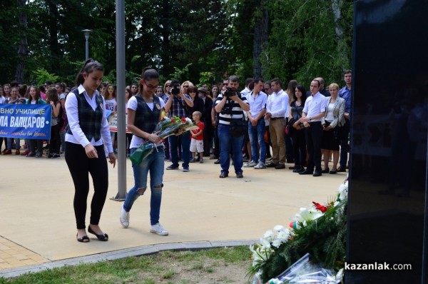 За първи път почетохме Деня на Ботев пред паметника на революционера в Розариума /видео/