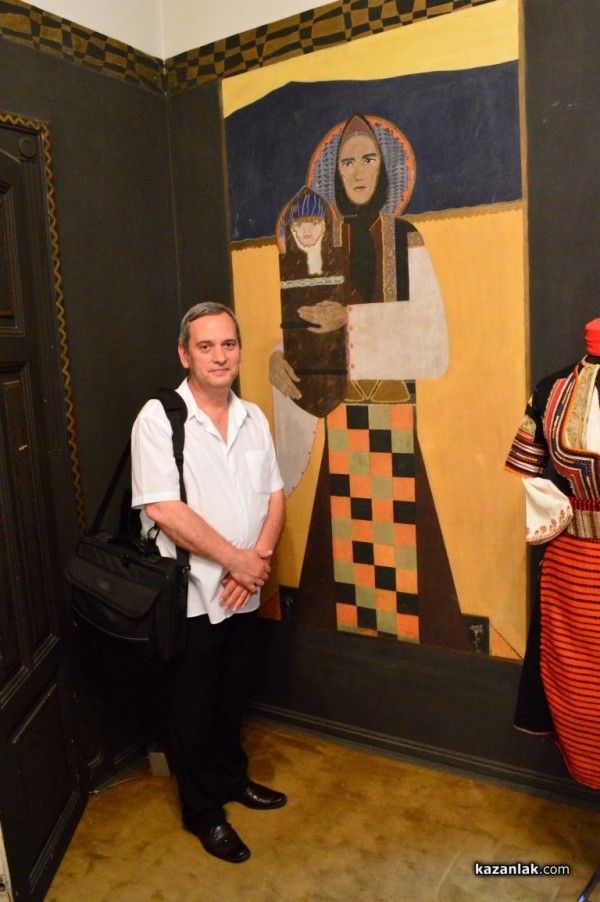 Внукът на Иван Милев се срещна с казанлъчани в Стоян Стайновата къща