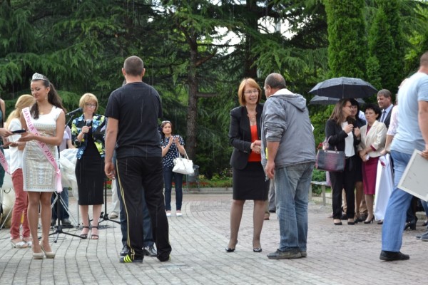 Казанлък аплодира своите герои, заслужили почетното звание на града