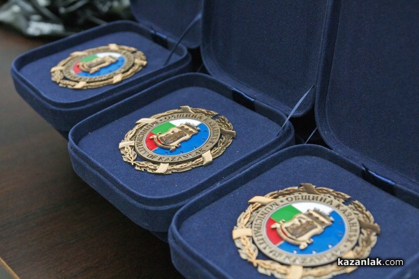 На Празника на Казанлък награди за участвалите в борбата с водната стихия /видео/