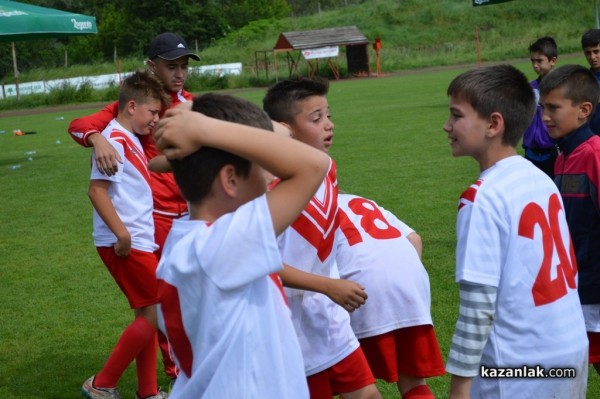 Децата на „Розова долина“ загубиха от „Литекс“ в драматичен финал за купа „Роза“