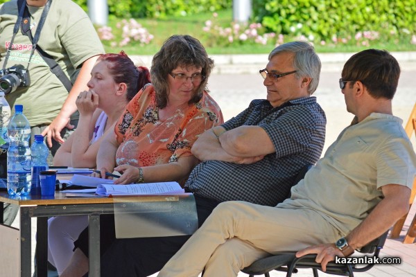 На площад „Севтополис“ започна Националният фолклорен конкурс „Димитър Гайдаров“