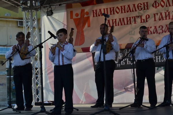 Кметът официално откри I-вия национален фолклорен конкурс в гр. Казанлък