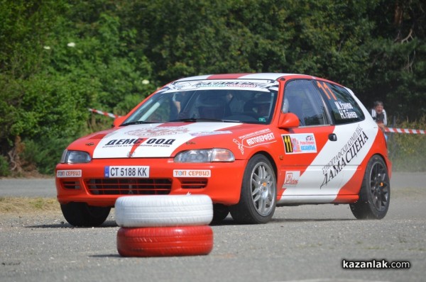 Костадин Щерев и половинката му Ани Папазова победиха в „Рали – спринт Казанлък“ /видео/