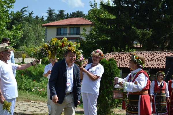 Аромат на билки в Етнографския комплекс на Еньовден