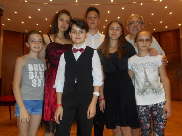 30 награди от 3 конкурса за пианистите на Елена Юлиянова