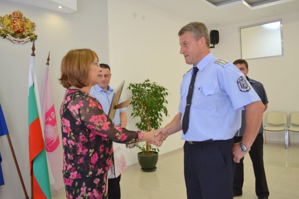 Кметът на Общината награди служители от МВР