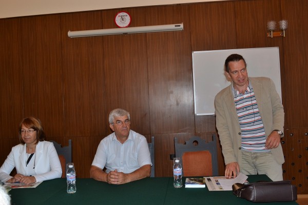 Акредитационна комисия с председател проф.Минчев заседава два дни в Казанлък