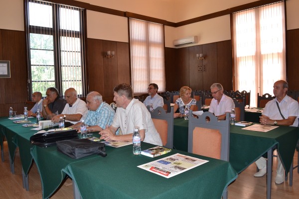 Акредитационна комисия с председател проф.Минчев заседава два дни в Казанлък