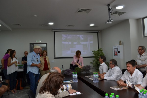 Министър Ангелкова организира среща за координиране усилията за популяризиране възможностите за туризъм в Розовата долина