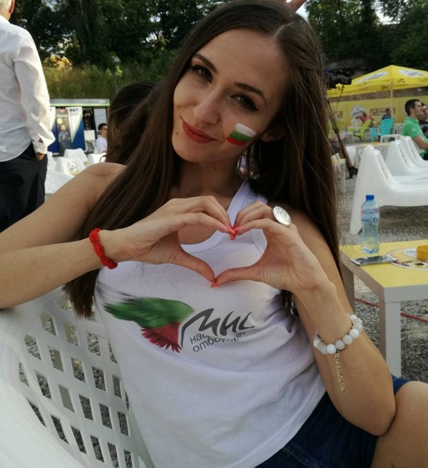 Красавицата Ива Ангелова се срещна със звезди на българския футбол