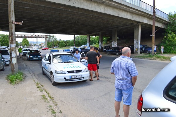 ТИР скъса кабелите на тролейбусната мрежа /видео/