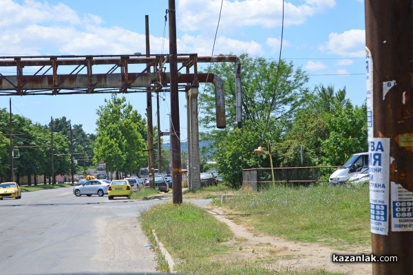 ТИР скъса кабелите на тролейбусната мрежа /видео/