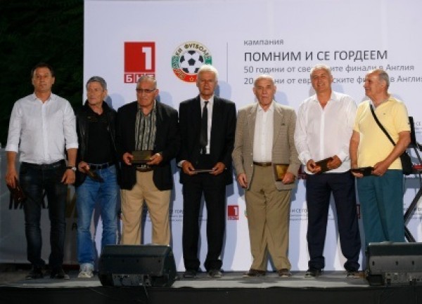 Красавицата Ива Ангелова се срещна със звезди на българския футбол