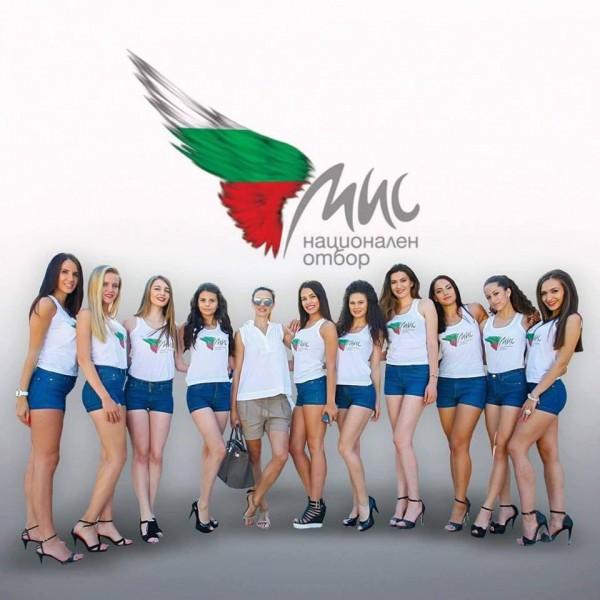 Красавицата Ива Ангелова се срещна със звезди на българския футбол