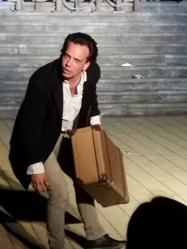 Още с първия спектакъл, поставен от Димитър Кабаков театър „Любомир Кабакчиев“ печели международни овации