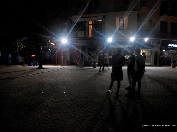 Изгоря дюнерджийницата на центъра /видео и снимки/