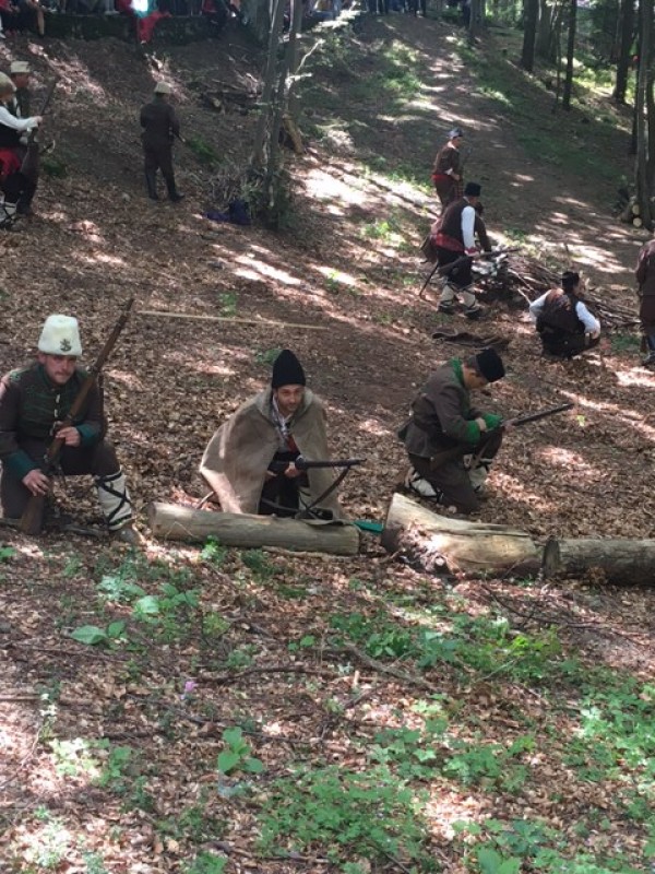 Стотици родолюбци се събраха под връх Бузлуджа, за да почетат паметта на Хаджи Димитър