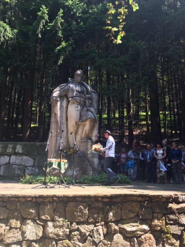 Стотици родолюбци се събраха под връх Бузлуджа, за да почетат паметта на Хаджи Димитър