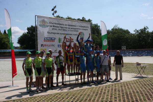 Денис Искрев спечели 3 шампионски титли и 5 сребърни медала в колоезденето на писта