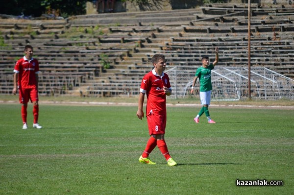 „Розова долина“ разгроми юношите на „Берое“ в контрола