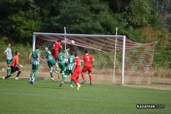 „Розова долина“ загря за старта на първенството с 8 гола срещу „Трявна“