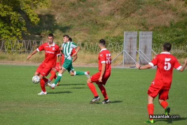 „Розова долина“ загря за старта на първенството с 8 гола срещу „Трявна“