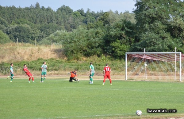 „Розова долина“ загря за старта на първенството с 8 гола срещу „Трявна“
