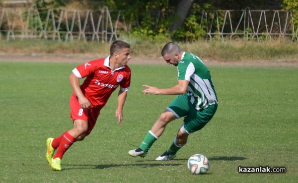 „Розова долина“ загря за старта на първенството с 8 гола срещу „Трявна“