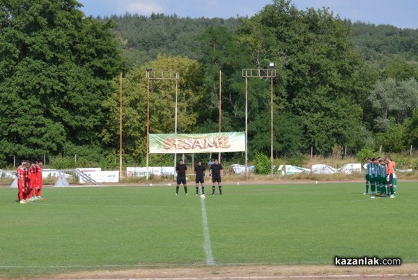 „Розова долина“ загря за старта на първенството с 8 гола срещу „Трявна“