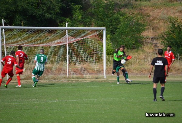 „Розова долина“ загря за старта на първенството с 8 гола срещу „Трявна“