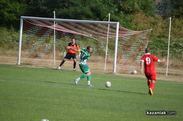 „Розова долина“ загря за старта на първенството с 8 гола срещу „Трявна“