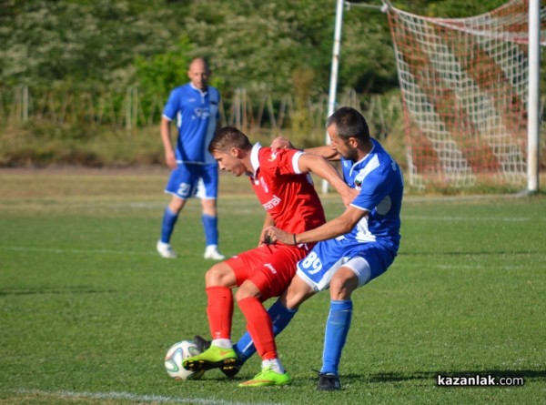 Купа и победа за „Розова долина“ на старта на Трета футболна лига