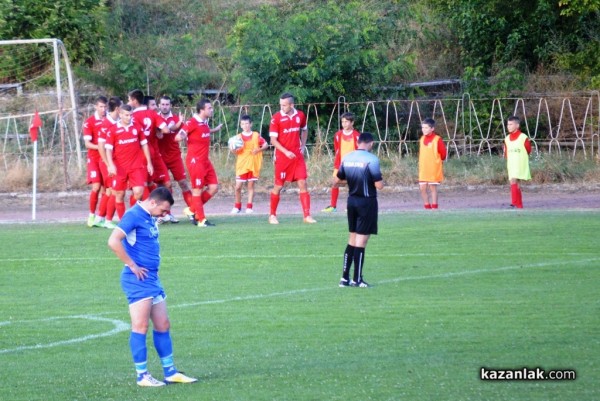 Купа и победа за „Розова долина“ на старта на Трета футболна лига