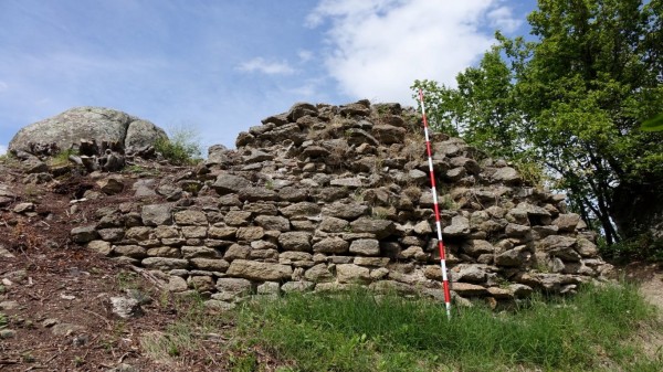 Археолог от БАН: Крепостта над Бузовград е била важен център през Средновековието